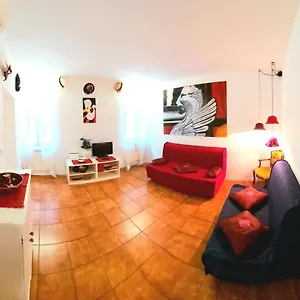  Apartment The Hatter's Italien