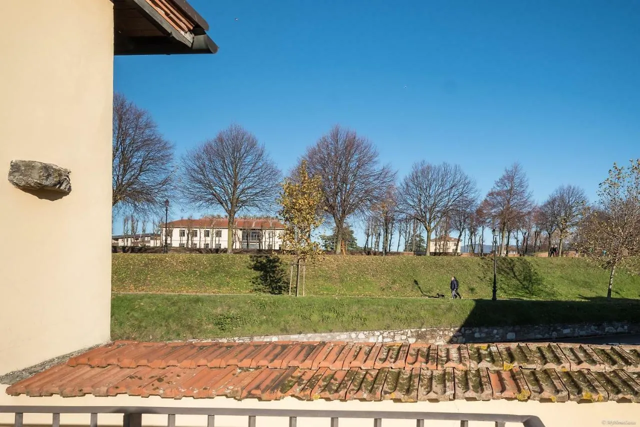Apartment Ferienwohnung Tornese With Private Parking And Terrace Lucca